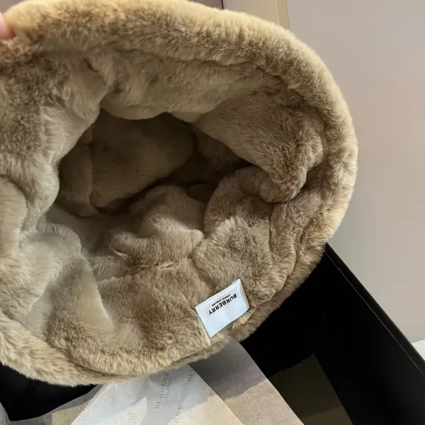 BURBERRY(バーバリー)フィッシャーマンズハット  241011