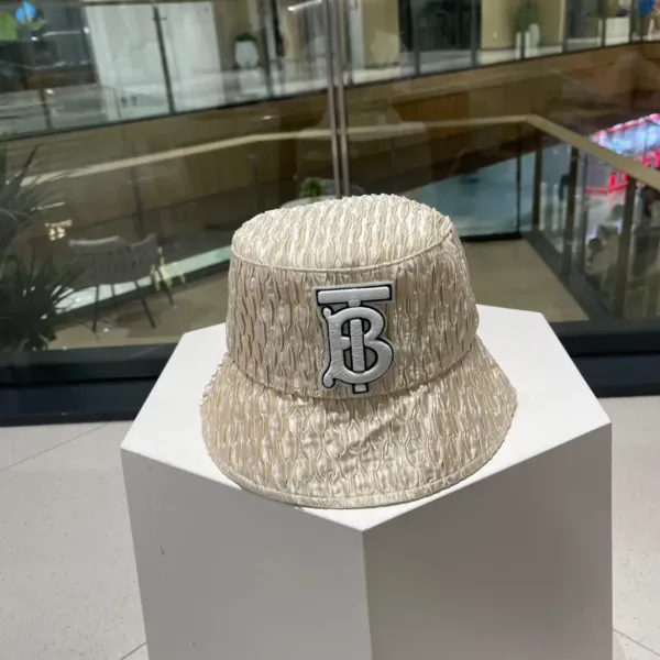 BURBERRY(バーバリー)フィッシャーマンズハット  241011