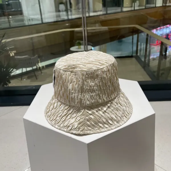 BURBERRY(バーバリー)フィッシャーマンズハット  241011