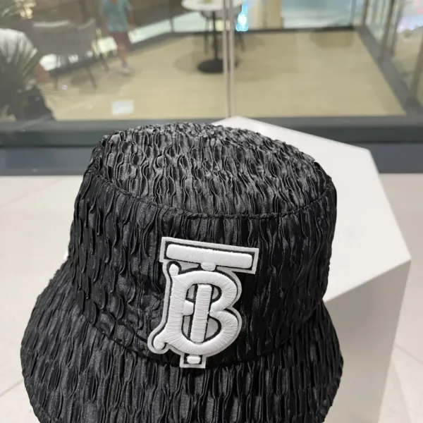 BURBERRY(バーバリー)フィッシャーマンズハット  241011