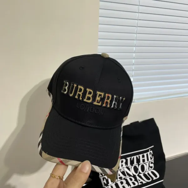 【BURBERRY  バーバリー】【数量限定】 野球帽 / ハット 241011