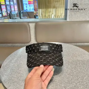 【BURBERRY バーバリー】【数量限定】空のシルクハット 【BURBERRY バーバリー】【数量限定】空のシルクハット