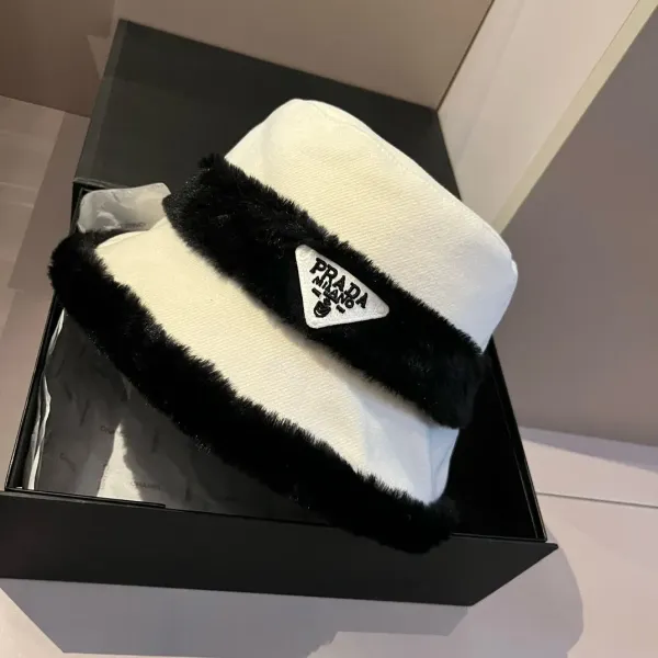 PRADA (プラダ)フィッシャーマンズハット  241125