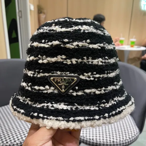 PRADA (プラダ)フィッシャーマンズハット  241125