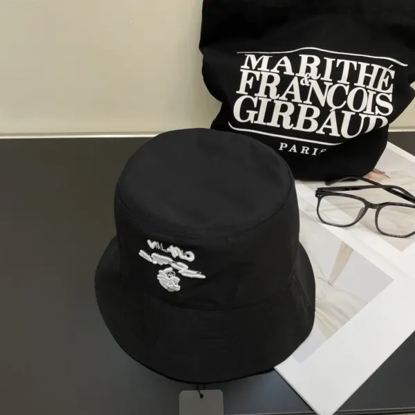 PRADA (プラダ)フィッシャーマンズハット 240904