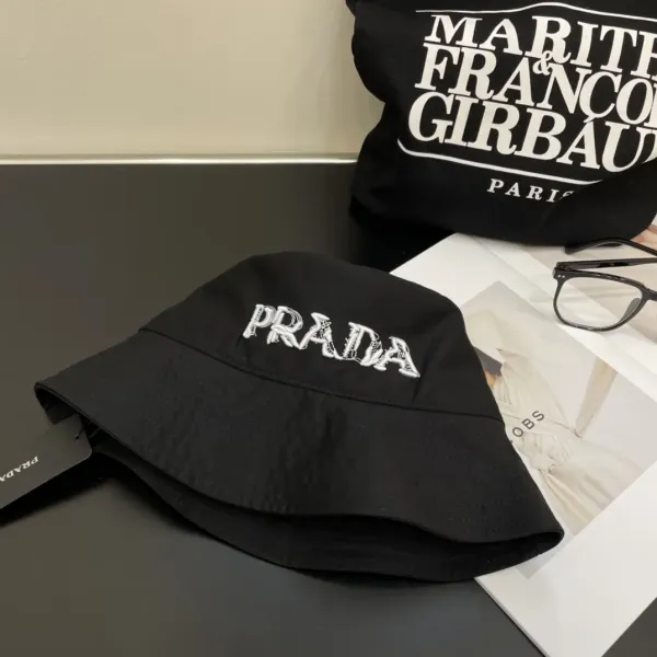 PRADA (プラダ)フィッシャーマンズハット 240904