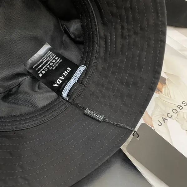 PRADA (プラダ)フィッシャーマンズハット 240904