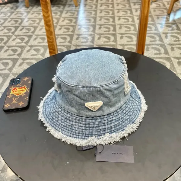 PRADA (プラダ)フィッシャーマンズハット 240904