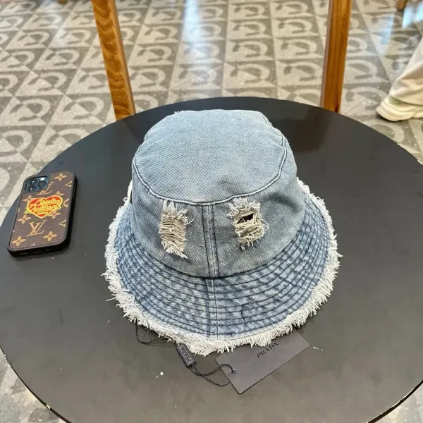 PRADA (プラダ)フィッシャーマンズハット 240904