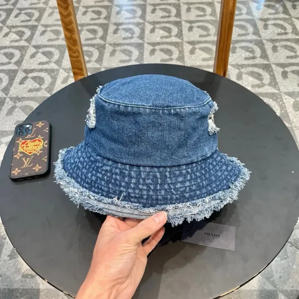 PRADA (プラダ)フィッシャーマンズハット 240904