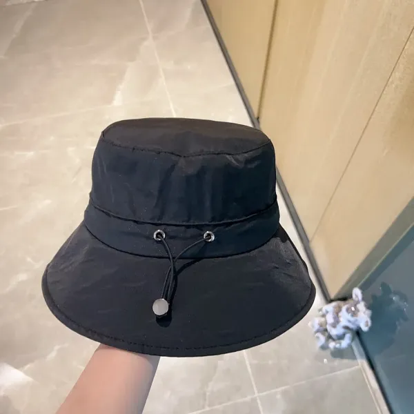 PRADA (プラダ)フィッシャーマンズハット