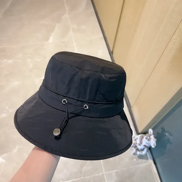 PRADA (プラダ)フィッシャーマンズハット