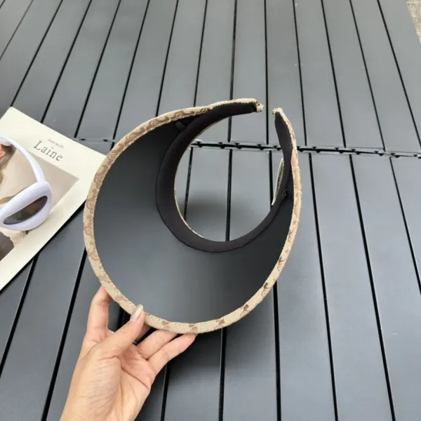 【CELINE  セリーヌ】【数量限定】空のシルクハット