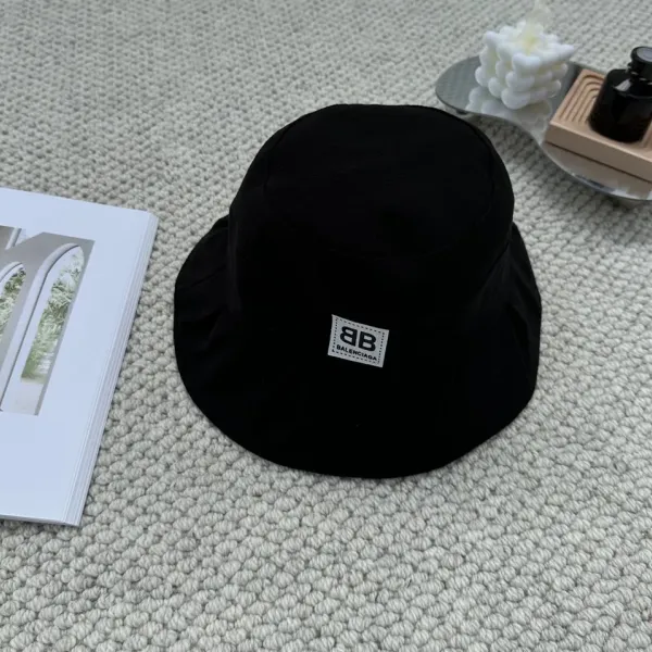 BALENCIAGA (バレンシアガ )フィッシャーマンズハット