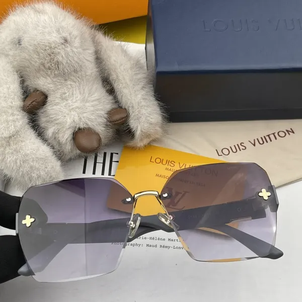LV LOUIS VUITTON (  ルイヴィトン ) サングラス 241012