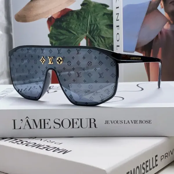 LV LOUIS VUITTON (  ルイヴィトン ) サングラス 241012