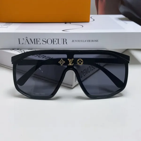 LV LOUIS VUITTON (  ルイヴィトン ) サングラス 241012