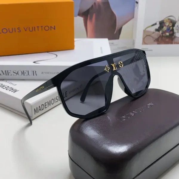 LV LOUIS VUITTON (  ルイヴィトン ) サングラス 241012