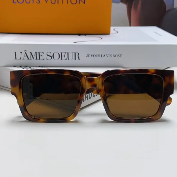 LV LOUIS VUITTON (  ルイヴィトン ) サングラス 241012