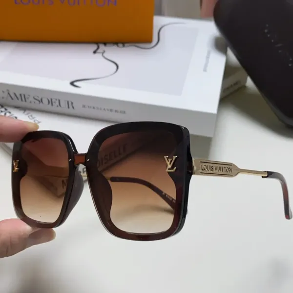 LV LOUIS VUITTON (  ルイヴィトン ) サングラス 241012