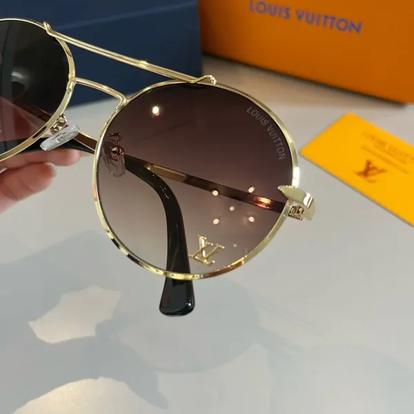 LV LOUIS VUITTON (  ルイヴィトン ) サングラス 241012