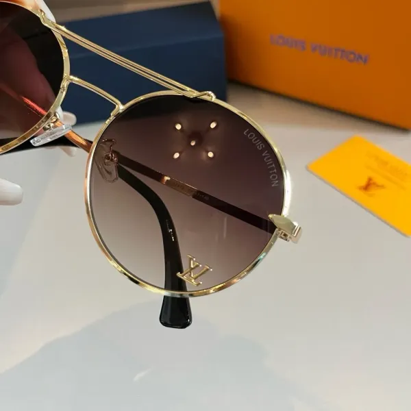 LV LOUIS VUITTON (  ルイヴィトン ) サングラス 241012