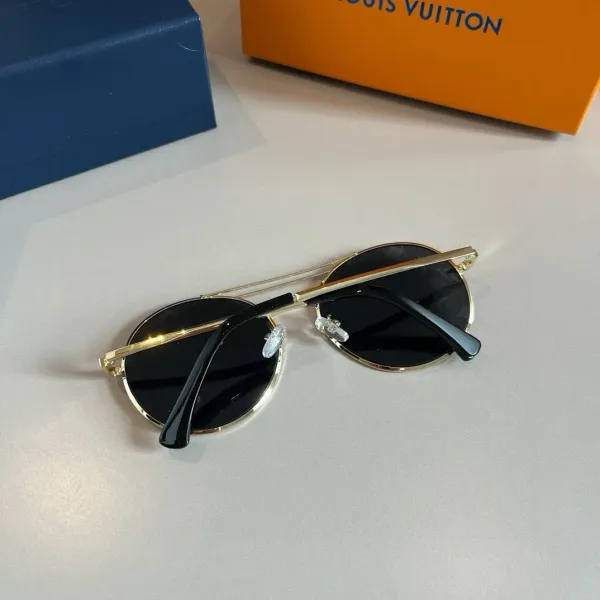 LV LOUIS VUITTON (  ルイヴィトン ) サングラス 241012