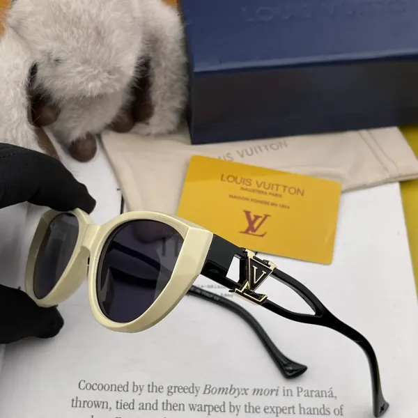 LV LOUIS VUITTON (  ルイヴィトン ) サングラス 241012