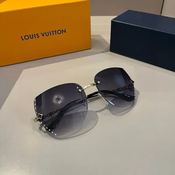 LV LOUIS VUITTON (  ルイヴィトン ) サングラス 241012