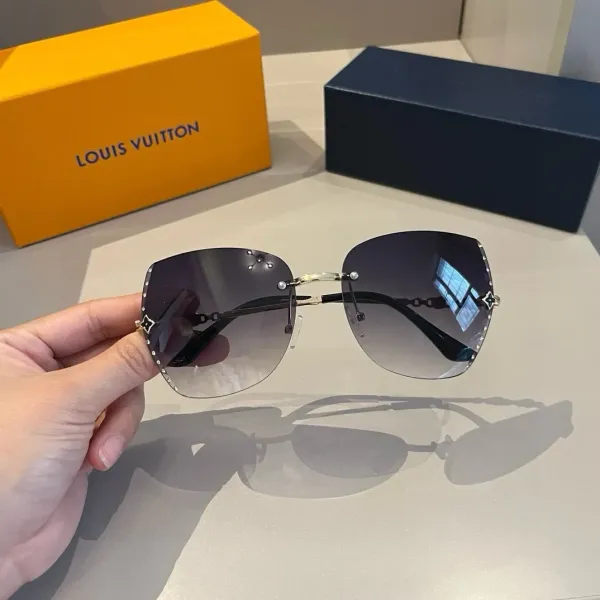 LV LOUIS VUITTON (  ルイヴィトン ) サングラス 241012