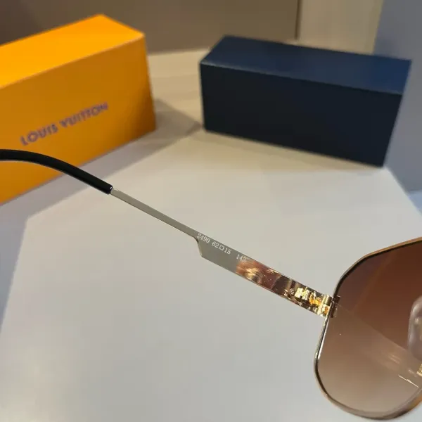 LV LOUIS VUITTON (  ルイヴィトン ) サングラス 241012