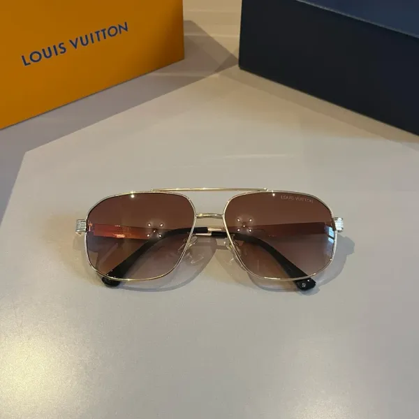 LV LOUIS VUITTON (  ルイヴィトン ) サングラス 241012