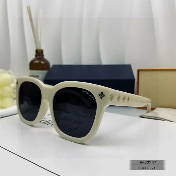 LV LOUIS VUITTON (  ルイヴィトン ) サングラス 241012