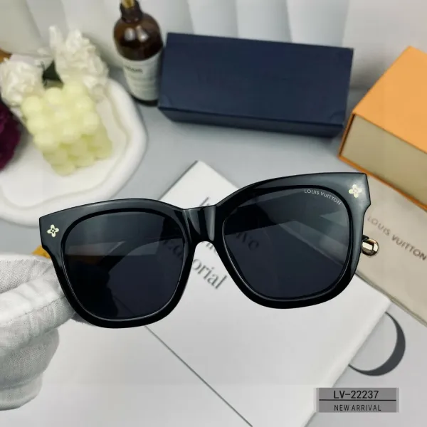 LV LOUIS VUITTON (  ルイヴィトン ) サングラス 241012
