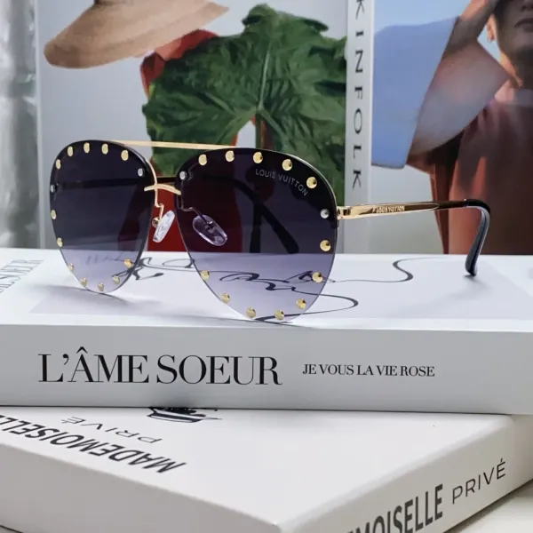 LOUIS VUITTON(ルイヴィトン) サングラス 24706