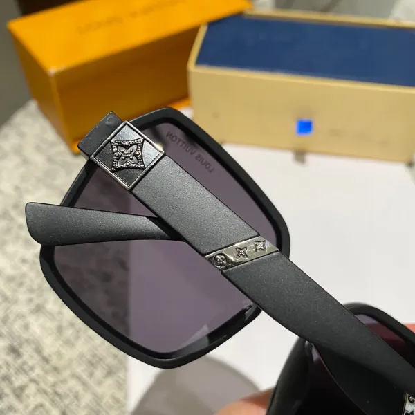LOUIS VUITTON(ルイヴィトン) サングラス