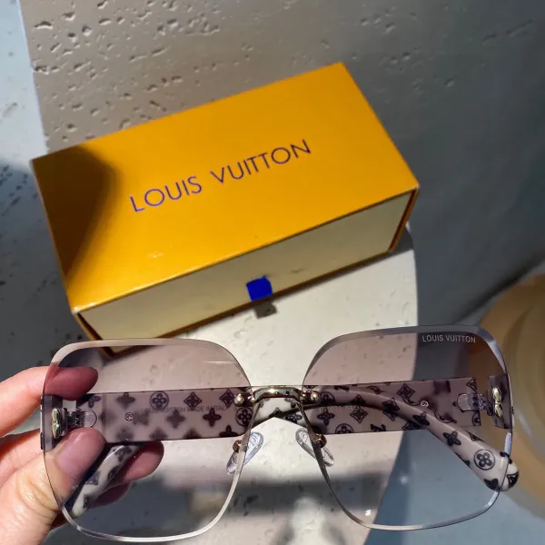 LOUIS VUITTON(ルイヴィトン) サングラス