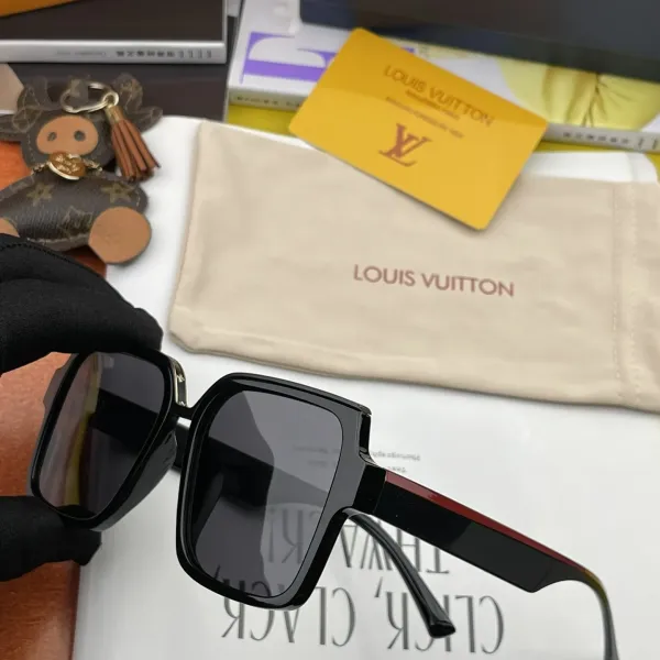 LOUIS VUITTON(ルイヴィトン ) サングラス