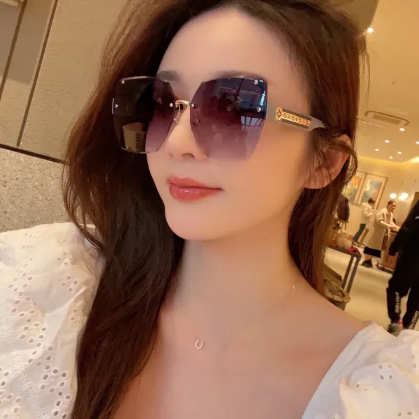 LOUIS VUITTON( ルイヴィトン) サングラス