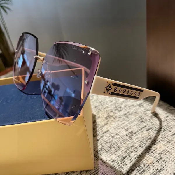 LOUIS VUITTON( ルイヴィトン) サングラス