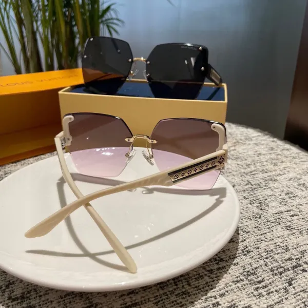 LOUIS VUITTON( ルイヴィトン) サングラス