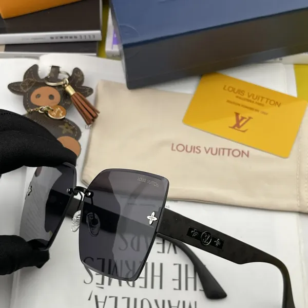 LOUIS VUITTON( ルイヴィトン) サングラス