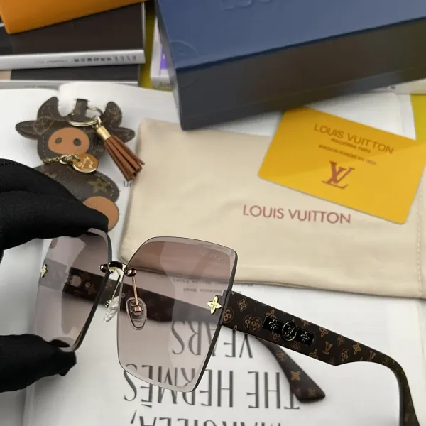 LOUIS VUITTON( ルイヴィトン) サングラス