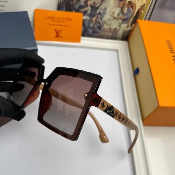 LOUIS VUITTON (ルイヴィトン) サングラス