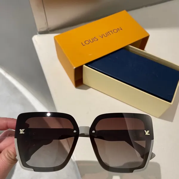 LOUIS VUITTON (ルイヴィトン) サングラス