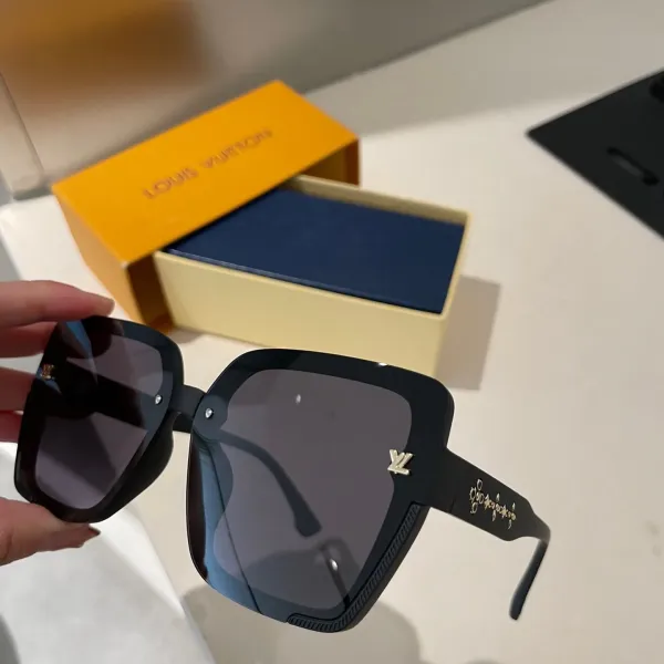 LOUIS VUITTON (ルイヴィトン) サングラス