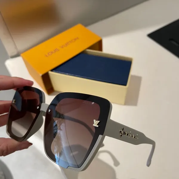 LOUIS VUITTON (ルイヴィトン) サングラス