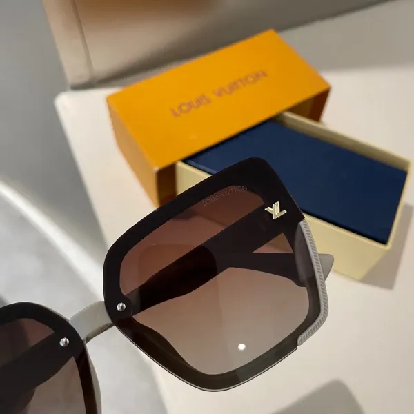 LOUIS VUITTON (ルイヴィトン) サングラス