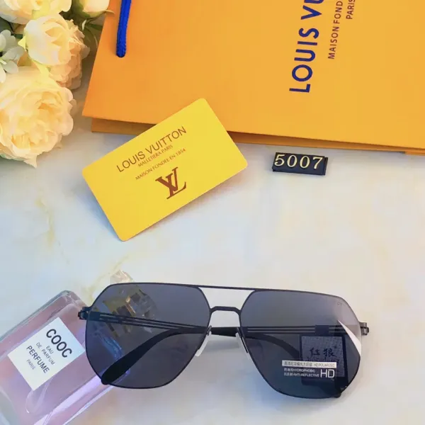 LOUIS VUITTON (ルイヴィトン) サングラス