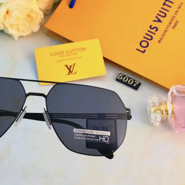 LOUIS VUITTON (ルイヴィトン) サングラス